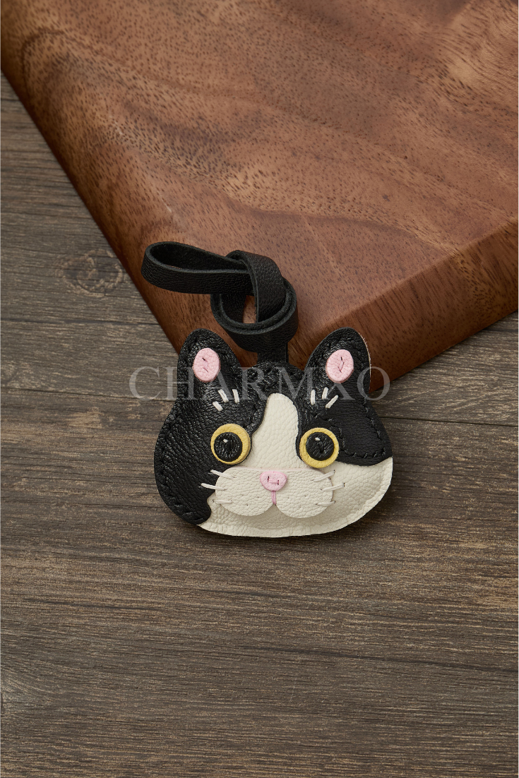 BLACK AND WHITE CAT BAG CHARM