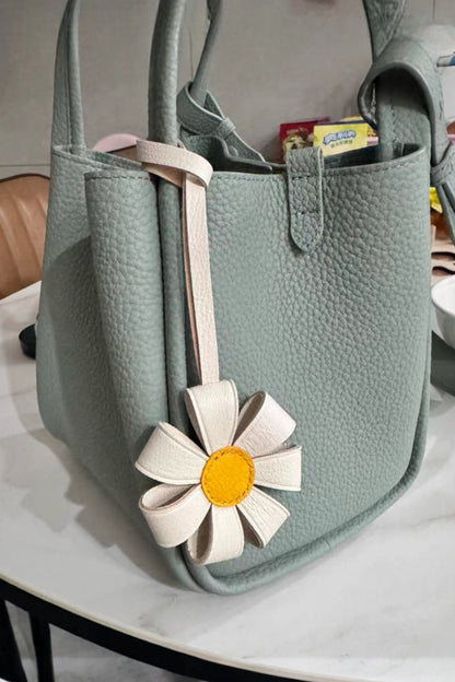 DAISY BAG CHARM