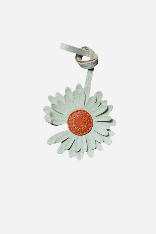 DAISY BAG CHARM